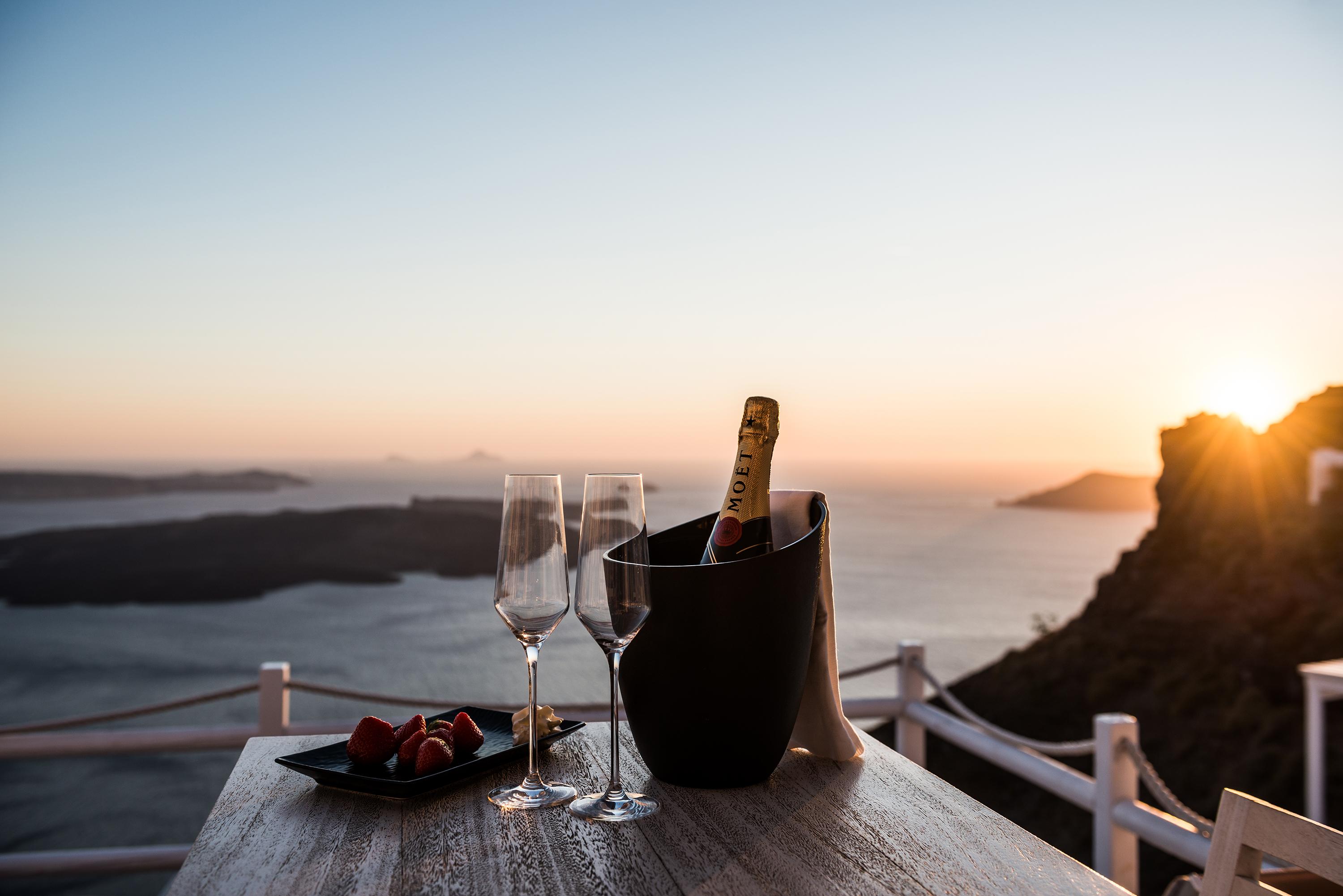 On The Rocks - Small Luxury Hotels Of The World (Adults Only) Imerovigli  Exterior photo